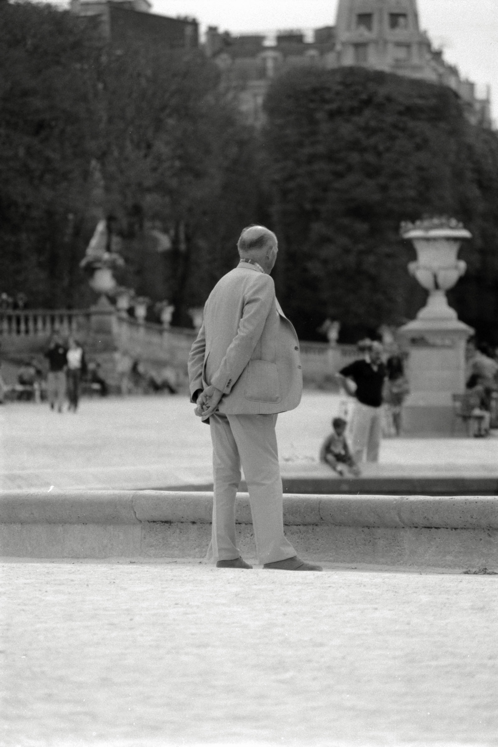 AHP F1990 09 003 sc250506 img17 NLP